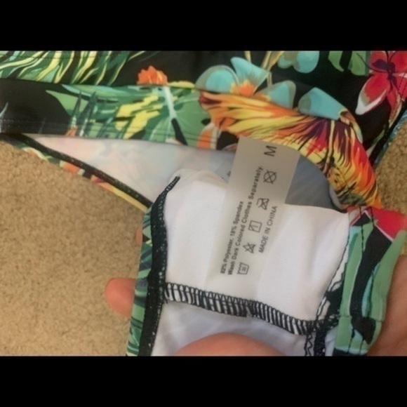 Floral Tropical Bikini Set Size Small - Picture 11 of 11